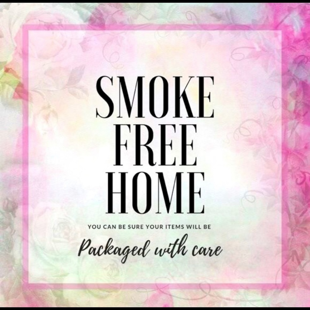 Smoke free and all items sanitized before shipping
